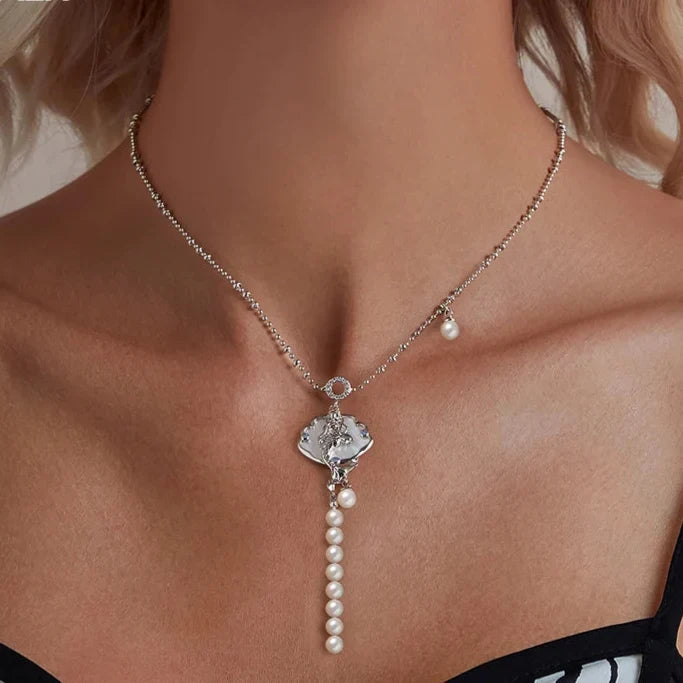 Mermaid Shell Throne Necklace